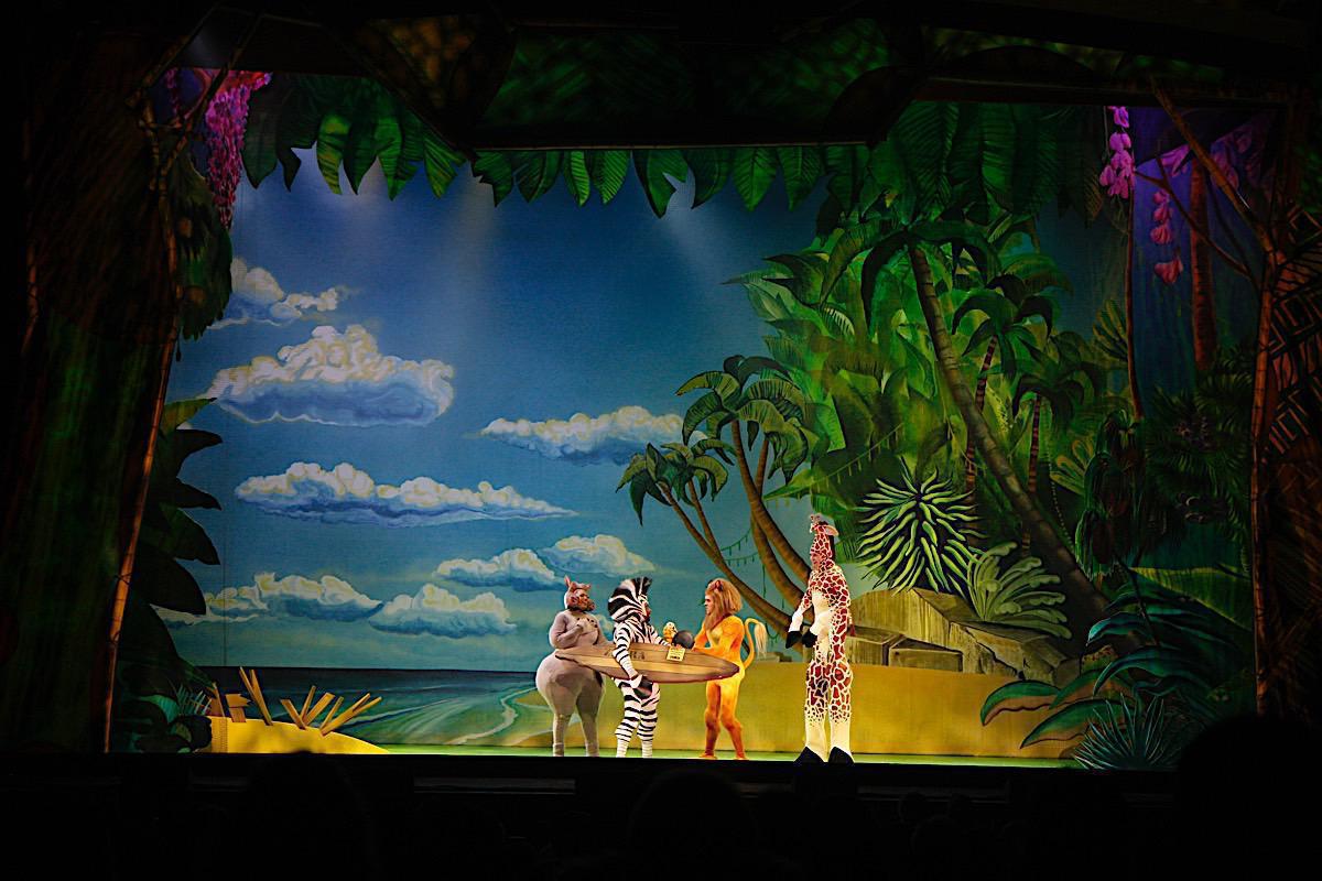 Photo 8 in 'Madagascar Live!' gallery showcasing lighting design by Mike Baldassari of Mike-O-Matic Industries LLC