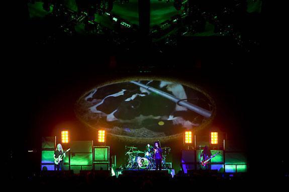 Photo 14 in 'Alice In Chains - Summer And Fall Tour - 2007' gallery showcasing lighting design by Mike Baldassari of Mike-O-Matic Industries LLC