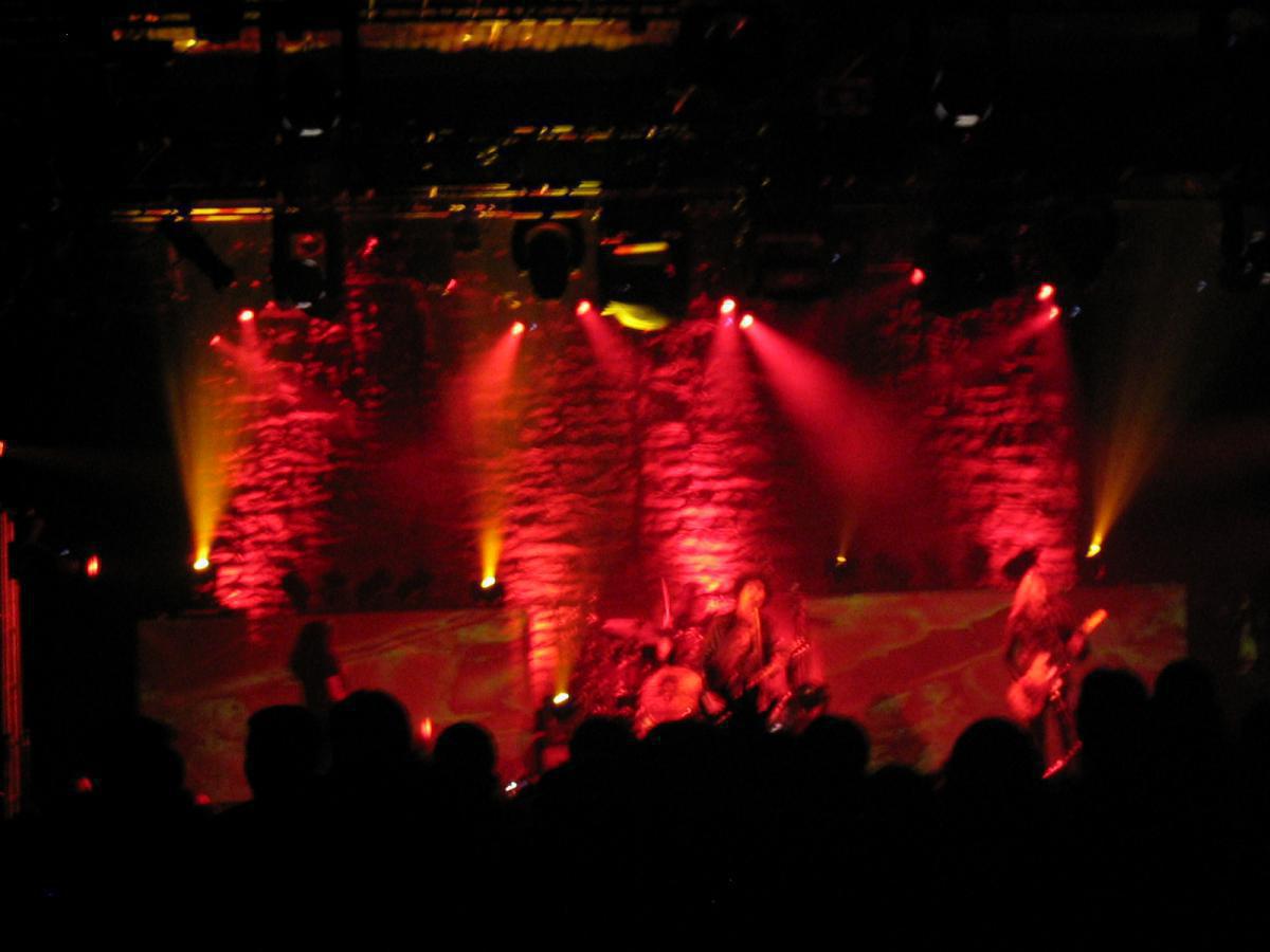Photo 6 in 'Alice In Chains - Reunion Tour - Fall 2006' gallery showcasing lighting design by Mike Baldassari of Mike-O-Matic Industries LLC